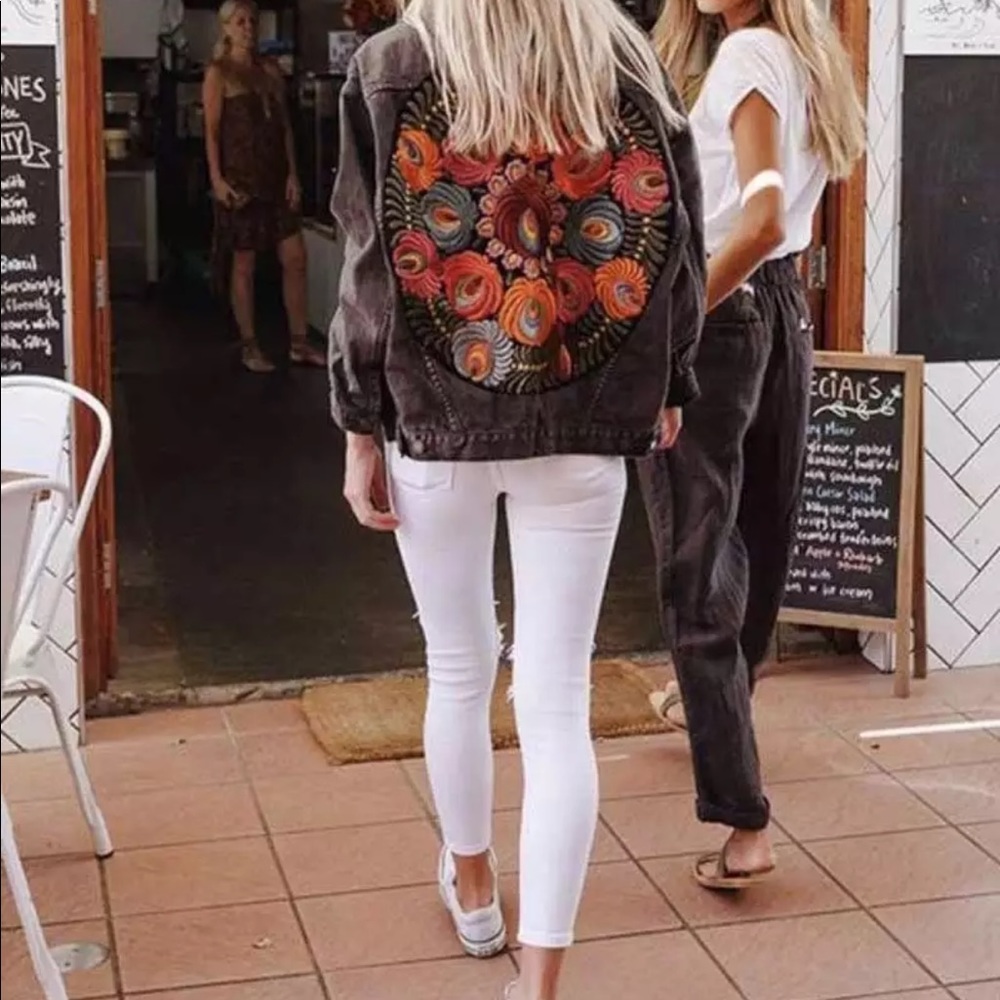 Oversized Embroidered Denim Jacket - Picture 5 of 8